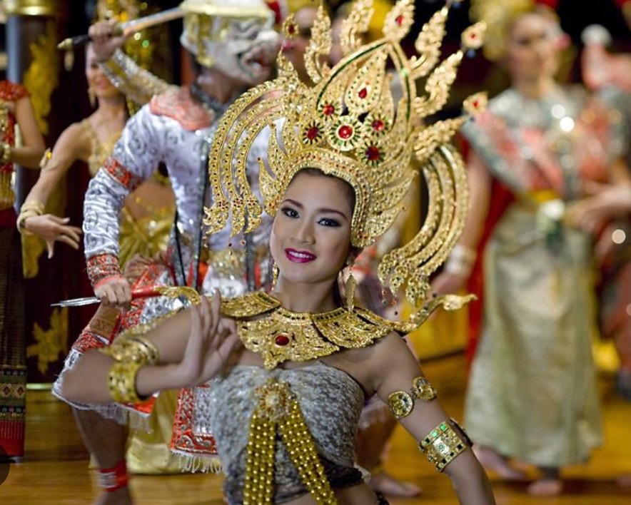 Traditional Thai dancers in classical costumes for weddings and welcome ceremonies in Phuket