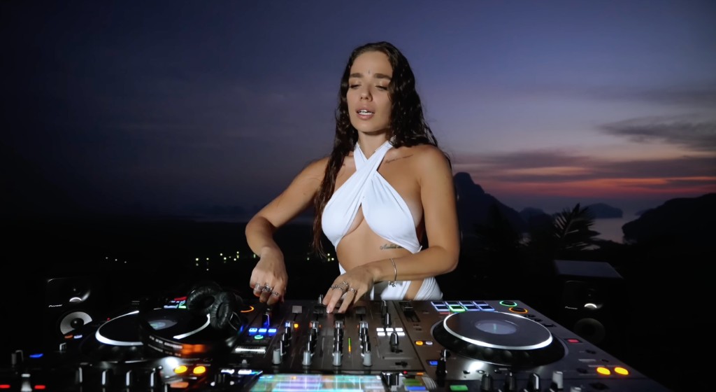 Ariel Estrella sunrise DJ set in Phang Nga Bay